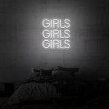 "GIRLS GIRLS GIRLS" NEONSKYLT