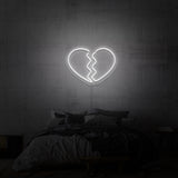 "BROKEN HEART" NEONSKYLT