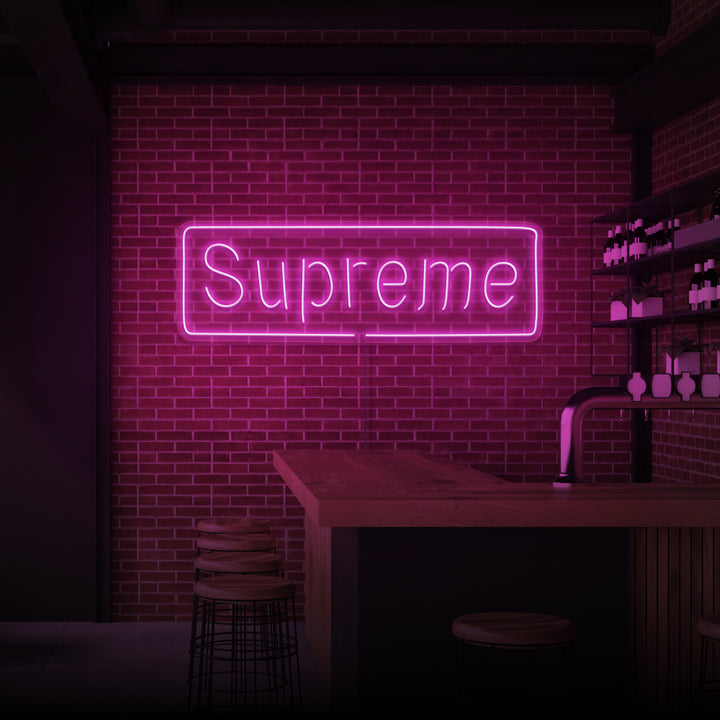 "SUPREME" NEONSKYLT